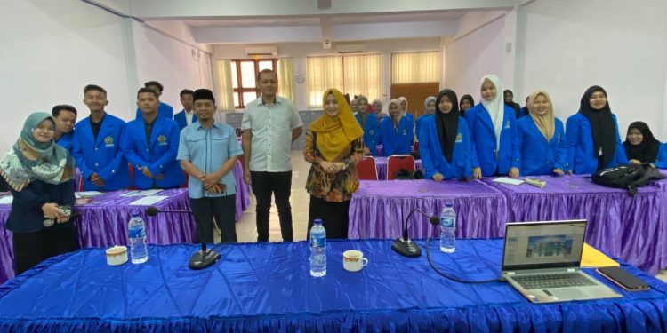 Pimpinan Prodi Perbankan Syariah bersama Praktisi Perbankan memberikan Pembekalan Magang kepada Mahasiswa Perbankan Syariah 2023